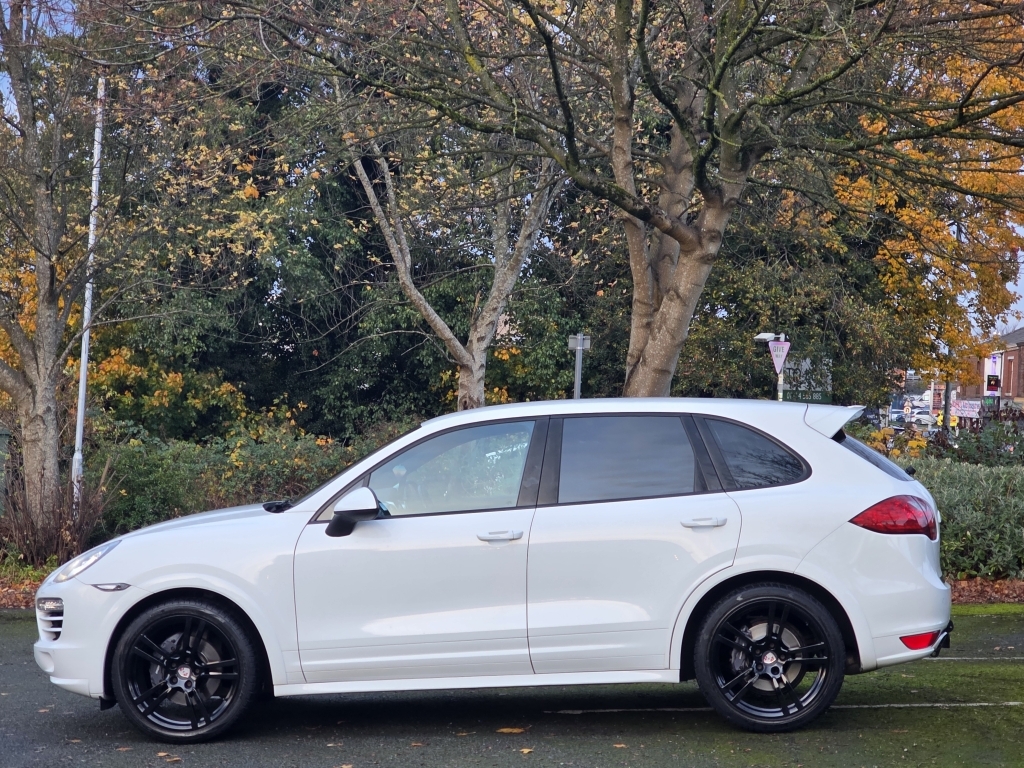 Porsche Cayenne 3.0 D V6 SB13OPY White #5