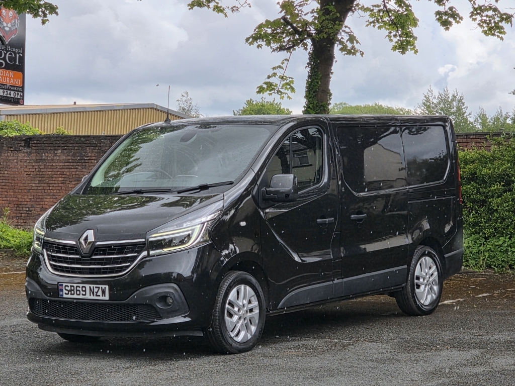 Renault Trafic 2.0 Sl28 Sport Black #2