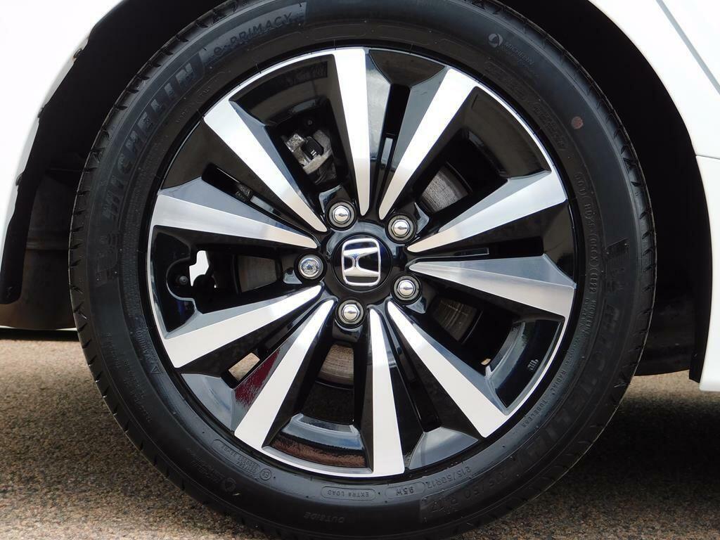 Honda Civic 2.0 H I-mmd Elegance Hatchback Hybrid E White #6