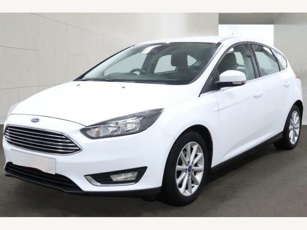 Ford Focus 1.6 Titanium Hatchback White #4