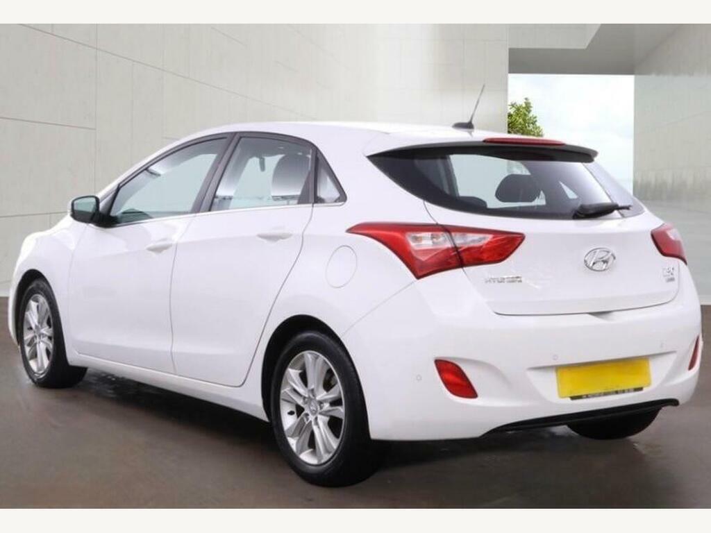 Hyundai I30 1.6 Crdi Active Hatchback White #4