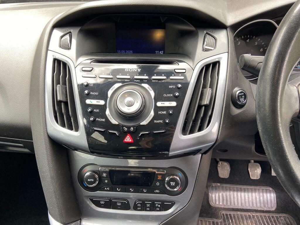 Ford Focus 1.6T Ecoboost Titanium Navigator Euro 5 S S GY14NKJ Blue #3