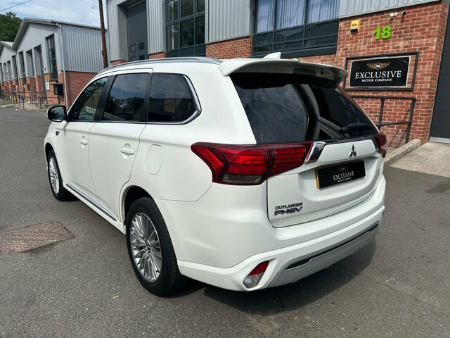 Mitsubishi Outlander 2019 2.4H Twinmotor 13.8Kwh Dynamic Cvt 4Wd Euro 6 White #4