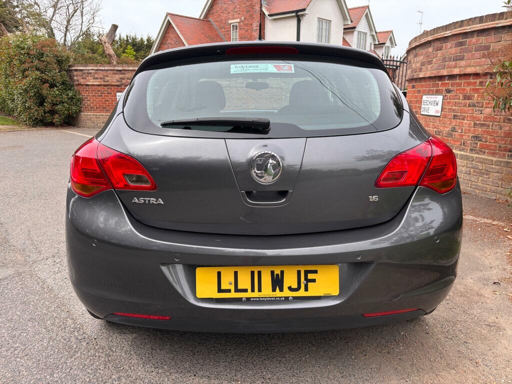 Vauxhall Astra 1.6 16V Exclusiv Euro 5 LL11WJF Grey #6