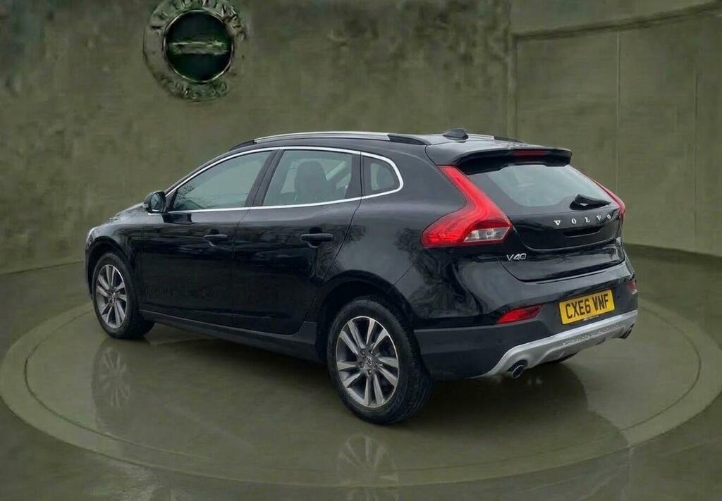 Volvo V40 Cross Country 2.0 T3 Euro 6 Ss CX66VRF Black #3