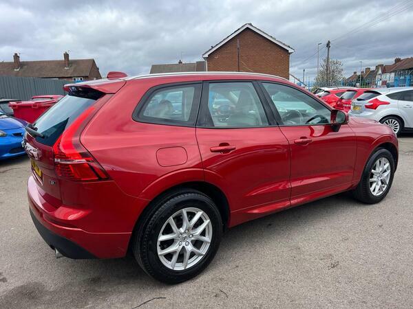 Volvo XC60 2.0 T5 Momentum Awd Euro 6 Ss YR18VRM Red #2