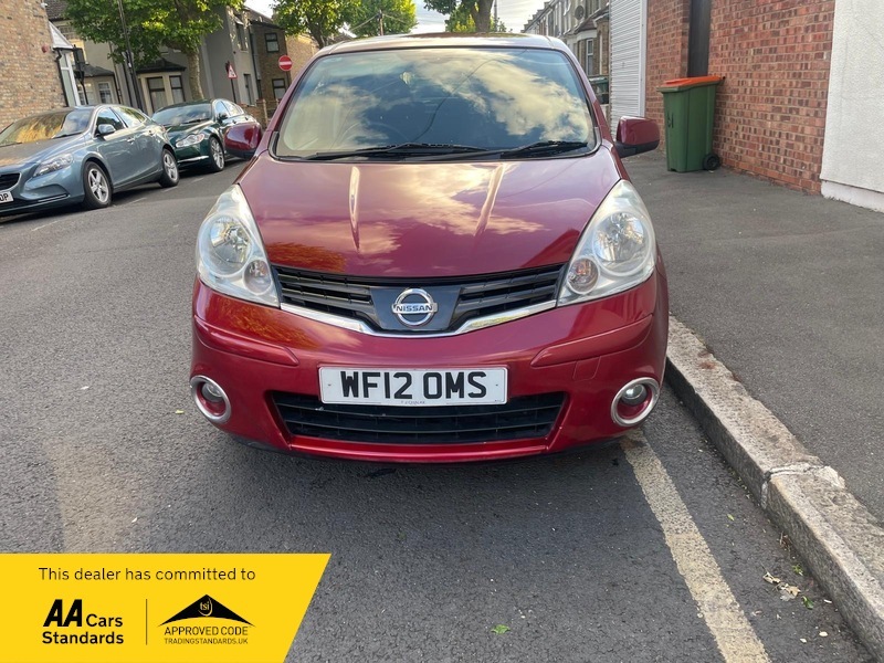 Nissan Note 1.6 16V N-tec Hatchback Red