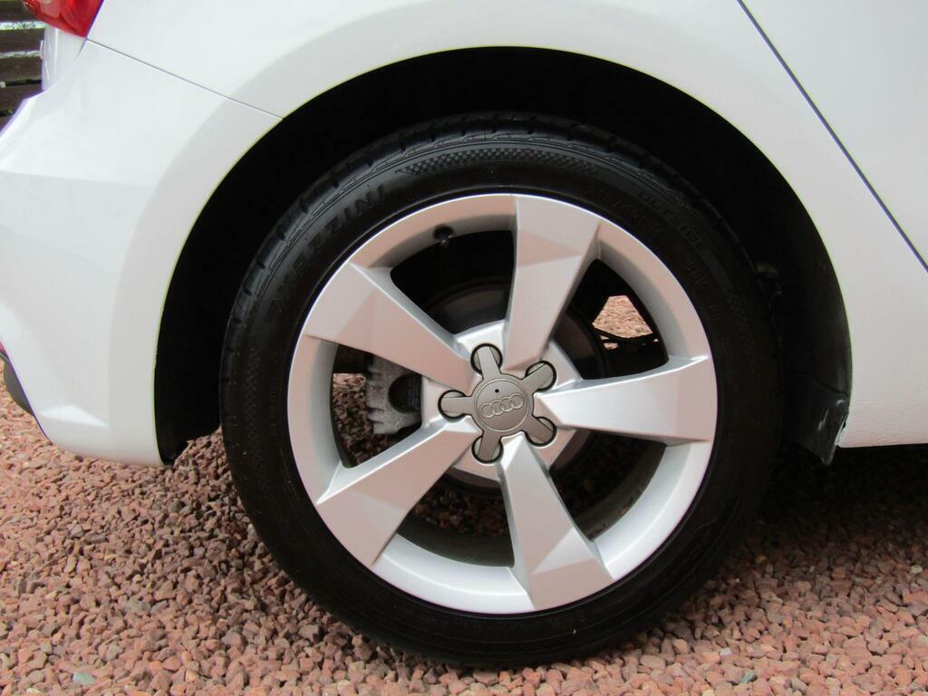 Audi A1 1.4 Tfsi Sport Sportback  White #2