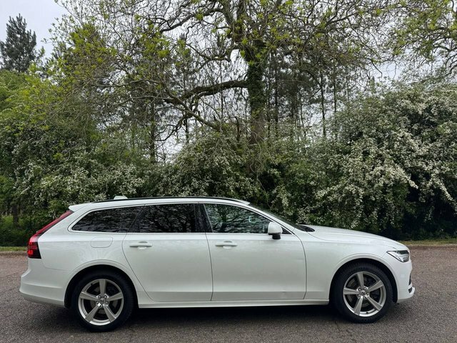 Volvo V90 Cross Country 2.0 B6 Mhev Estate Hybrid Awd Euro White #4