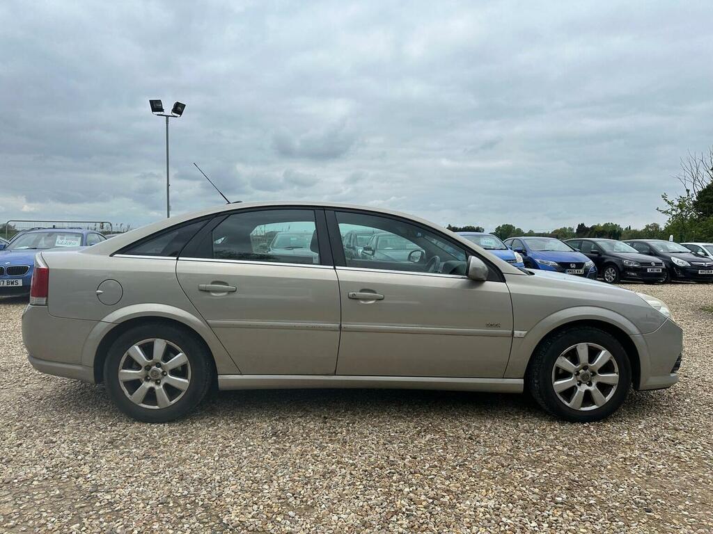 Vauxhall Vectra Hatchback 1.8 Vvt Design 200707 Beige #5