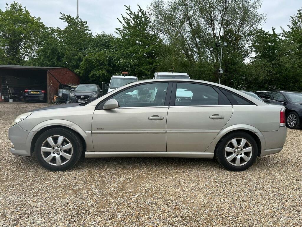 Vauxhall Vectra Hatchback 1.8 Vvt Design 200707 Beige #6