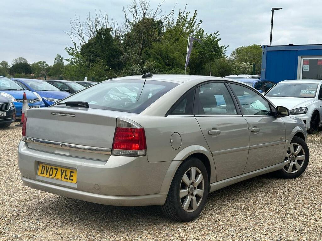 Vauxhall Vectra Hatchback 1.8 Vvt Design 200707 Beige #3
