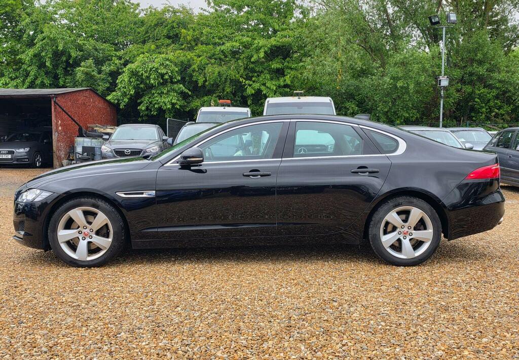 Jaguar XF Saloon 2.0D Portfolio Awd Euro 6 Ss 2 LX17JZO Black #6