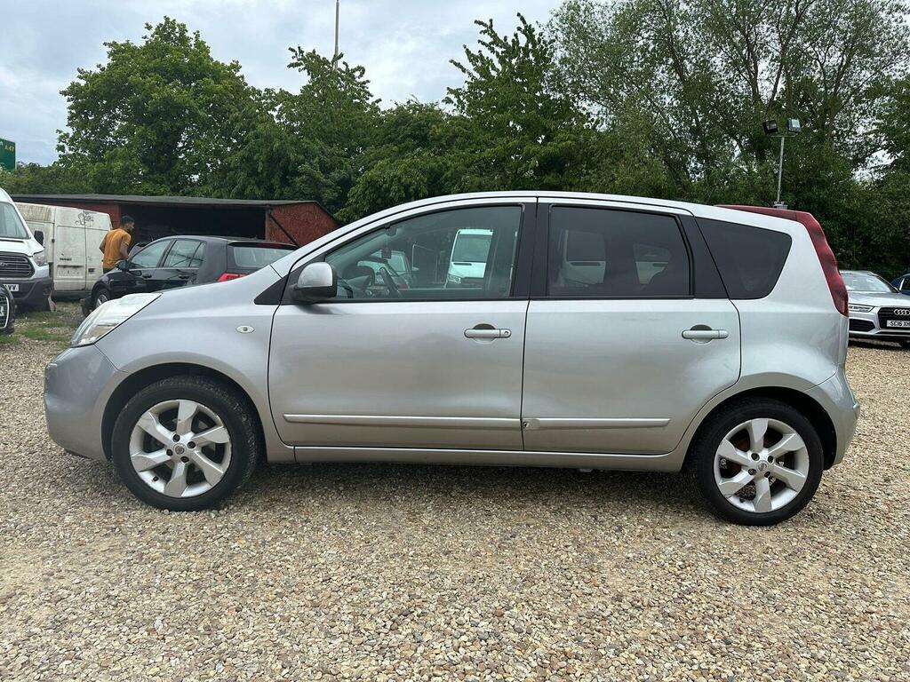 Nissan Note Hatchback 1.6 16V Tekna Euro 4 201010 GK10SYT Silver #6
