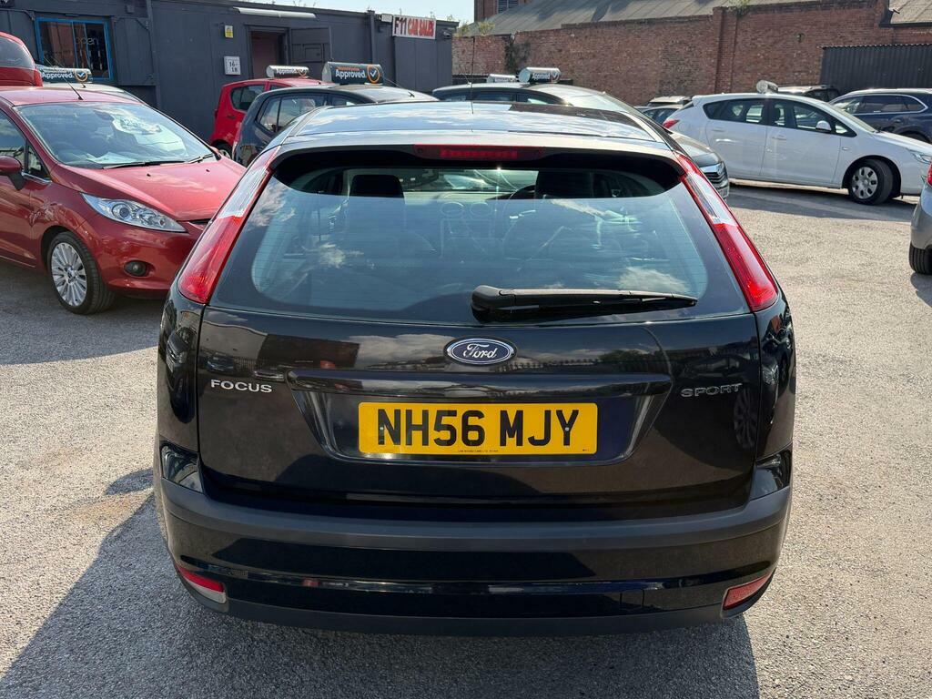 Ford Focus 1.6 Sport Black #6