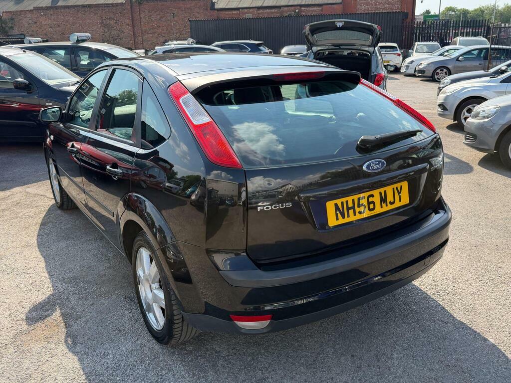 Ford Focus 1.6 Sport Black #4