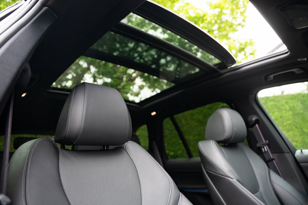 BMW X5 M50d Blue