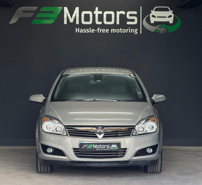 Vauxhall Astra Hatchback 1.6I 16V Elite 200808 Beige #2