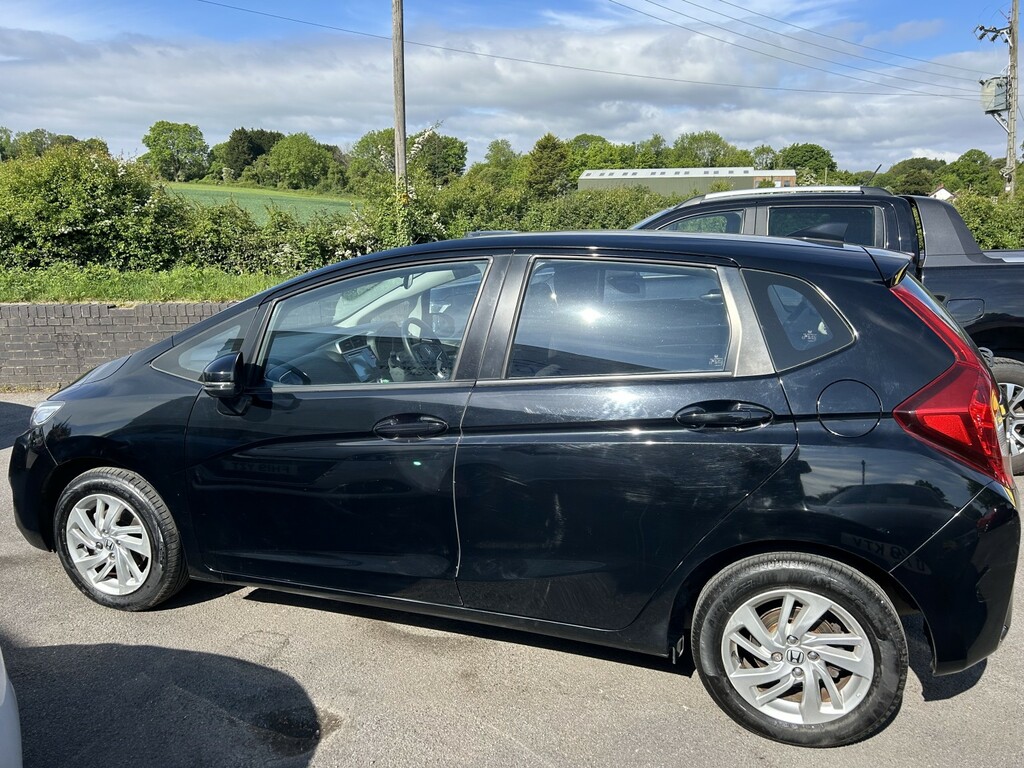 Honda Jazz Hatchback I-vtec Se 2016 Black #6