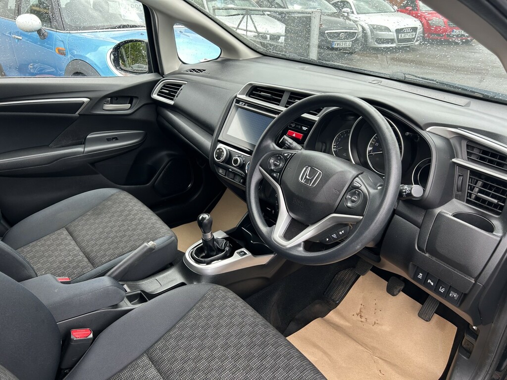 Honda Jazz Hatchback I-vtec Se 2016 Black #3