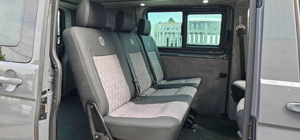 Volkswagen Transporter Combi Van 2.0 Bitdi T32 Highline Kombi Dsg 4Motion AV71OFW Grey #3