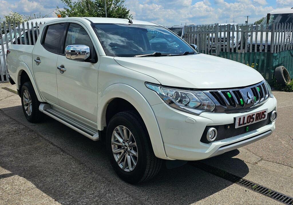 Mitsubishi L200 Pickup 2.4 Di-d Dc Barbarian 4Wd Euro 6 2019 LL05RUS White #6
