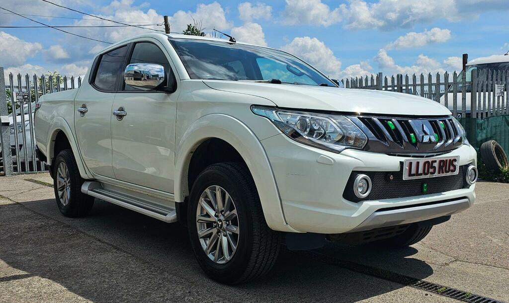 Mitsubishi L200 Pickup 2.4 Di-d Dc Barbarian 4Wd Euro 6 2019 LL05RUS White #5