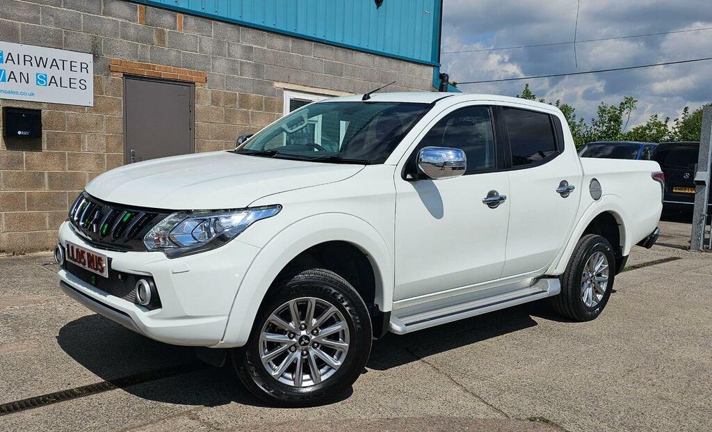 Mitsubishi L200 Pickup 2.4 Di-d Dc Barbarian 4Wd Euro 6 2019 LL05RUS White #3