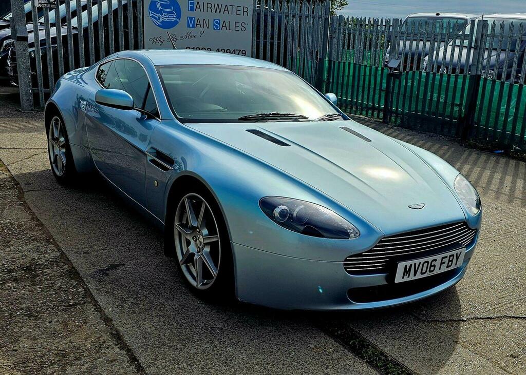 Aston Martin Vantage Silver #41