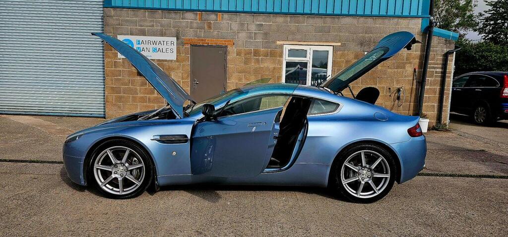 Aston Martin Vantage Silver #47
