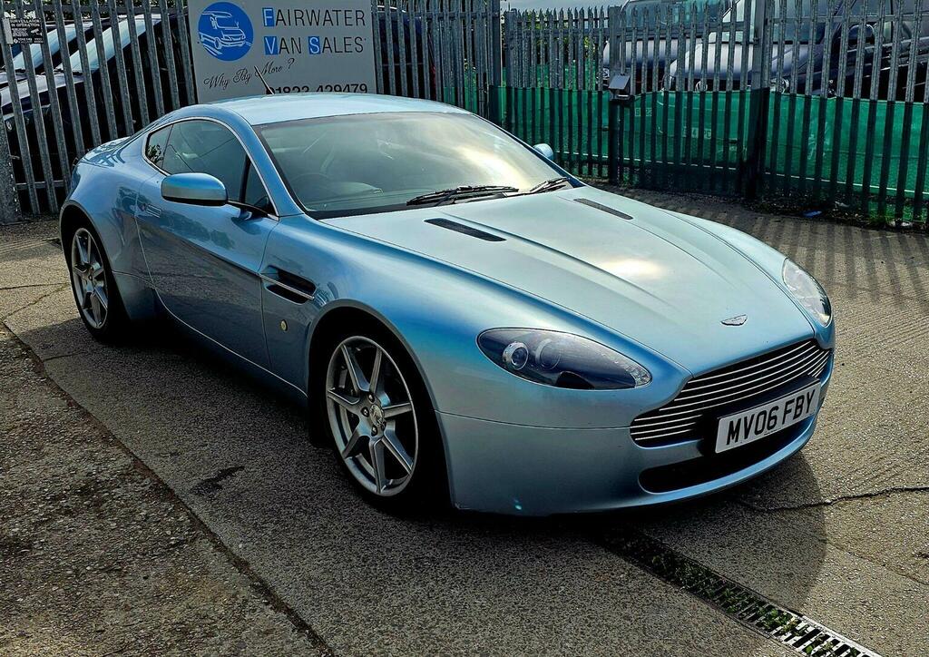 Aston Martin Vantage Silver #42