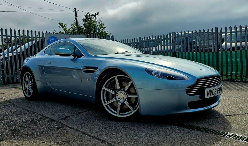 Aston Martin Vantage Silver #38
