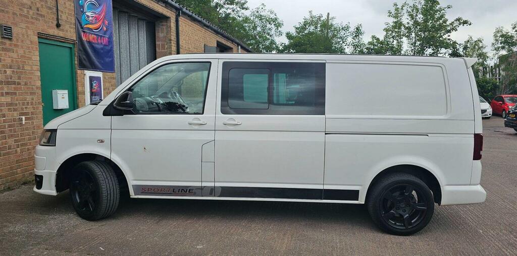 Volkswagen Transporter Sportline Combi Van 2.0 Bitdi Sportline 60 T32 Kombi L3 H1 4 White