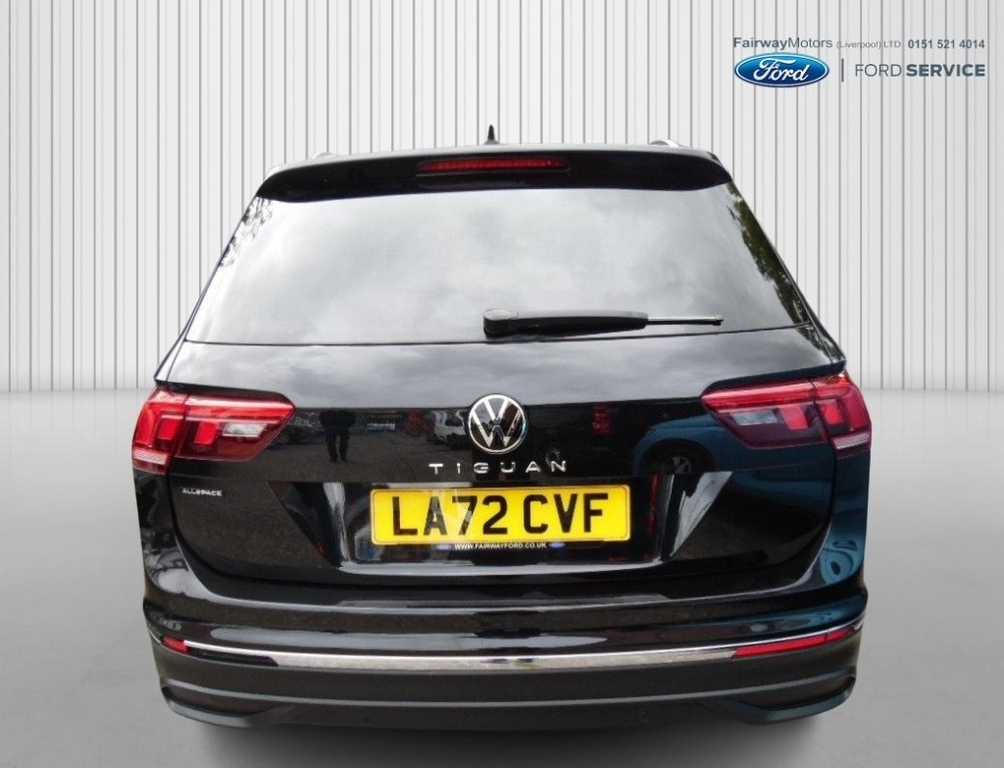 Volkswagen Tiguan Allspace 1.5 Life Tsi Dsg Black #4