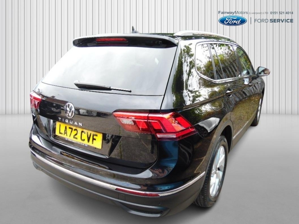 Volkswagen Tiguan Allspace 1.5 Life Tsi Dsg Black #3