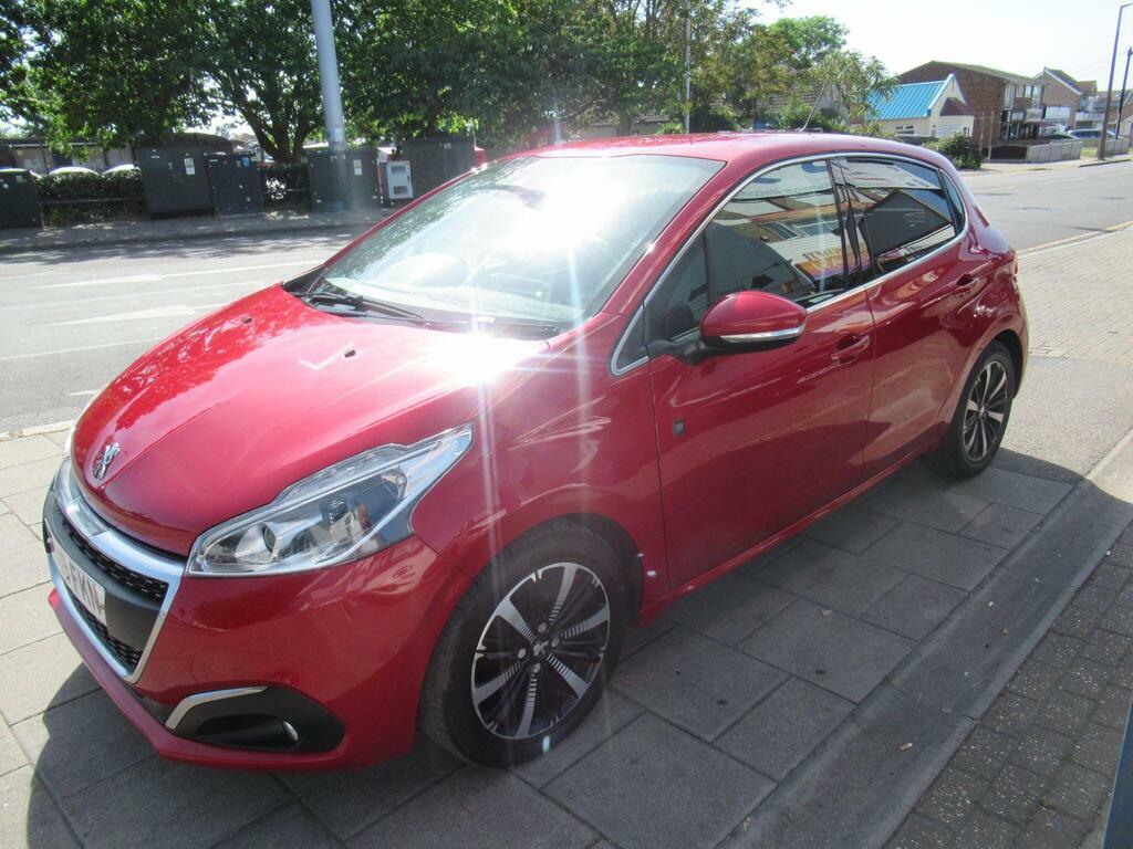 Peugeot 208 1.2 Puretech Tech Edition Euro 6 S S OX19FKN Red #2