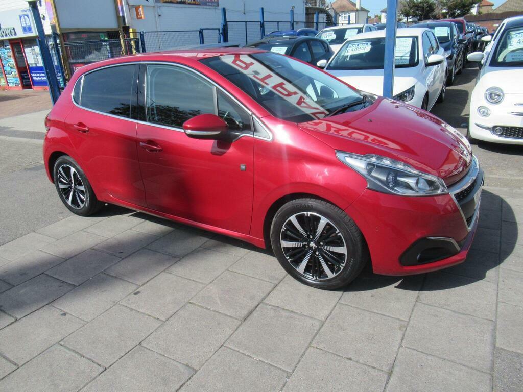 Peugeot 208 1.2 Puretech Tech Edition Euro 6 S S OX19FKN Red #3