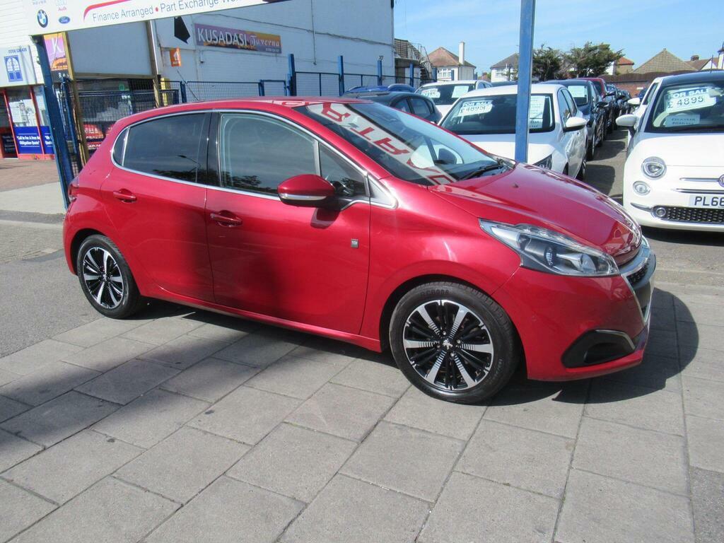 Peugeot 208 1.2 Puretech Tech Edition Euro 6 S S Red