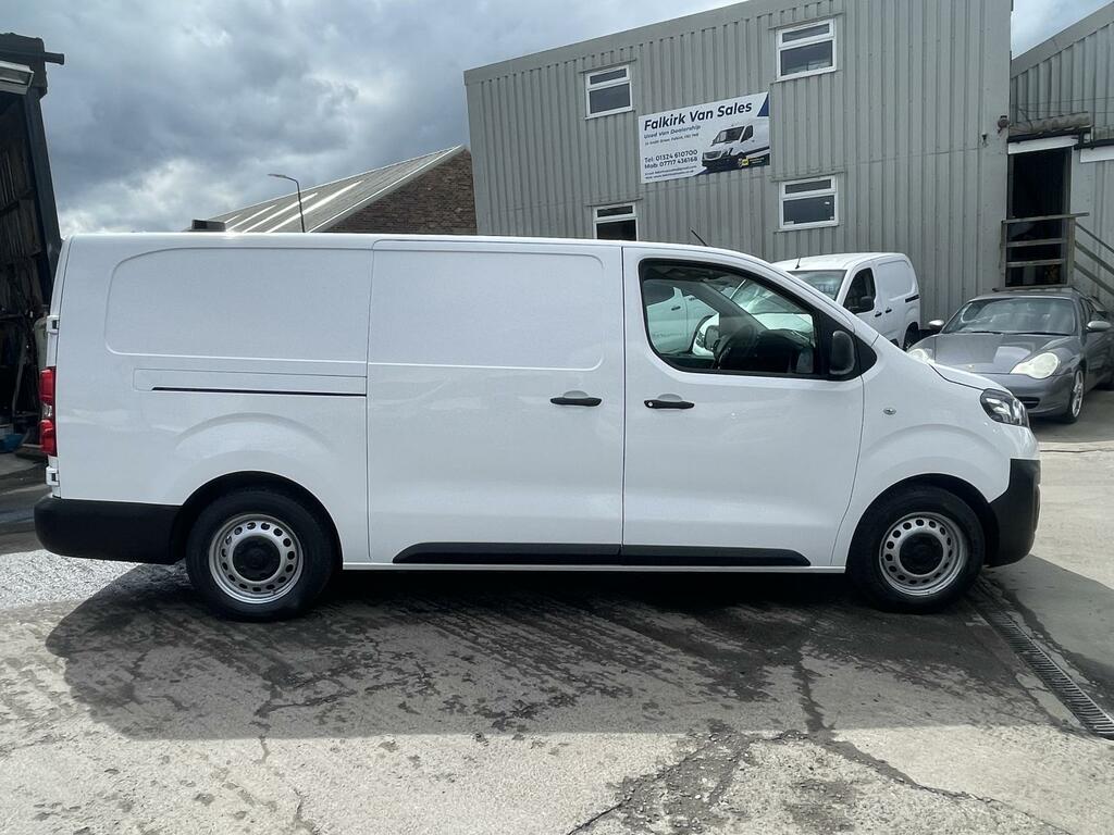 Vauxhall Vivaro 2.0 Turbo D 3100 Edition Panel Van Manu DL69LPA White #4