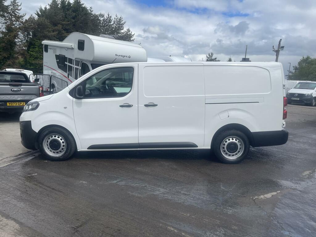 Vauxhall Vivaro 2.0 Turbo D 3100 Edition Panel Van Manu White