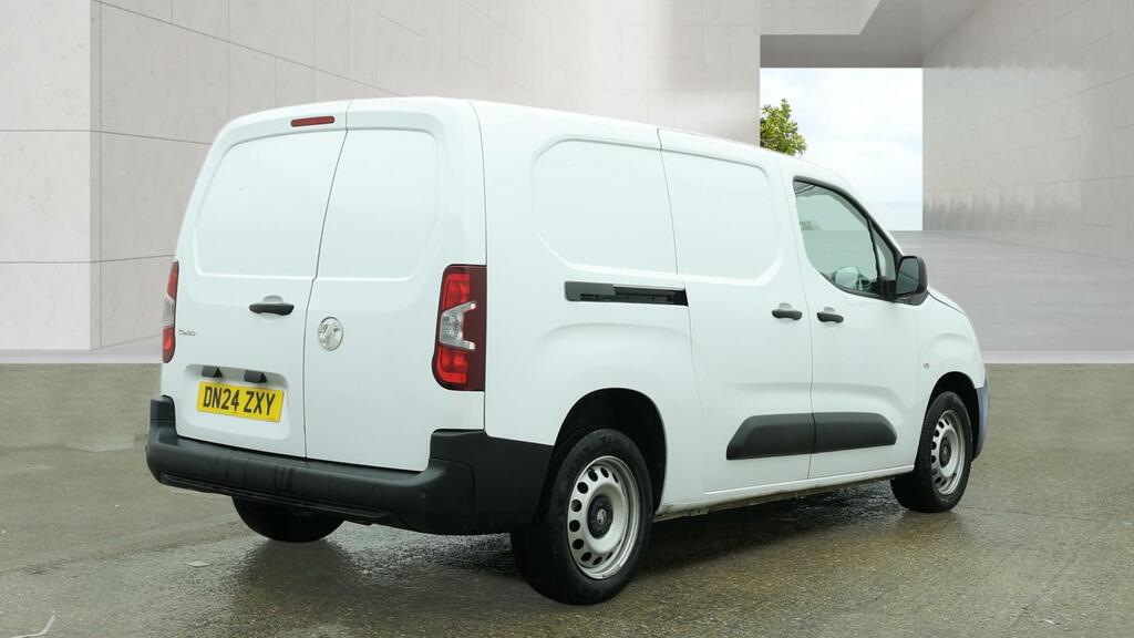 Vauxhall Combo 1.5 Turbo D 2300 Prime XL Crew Van Double Cab 6Dr DN24ZXY White #4