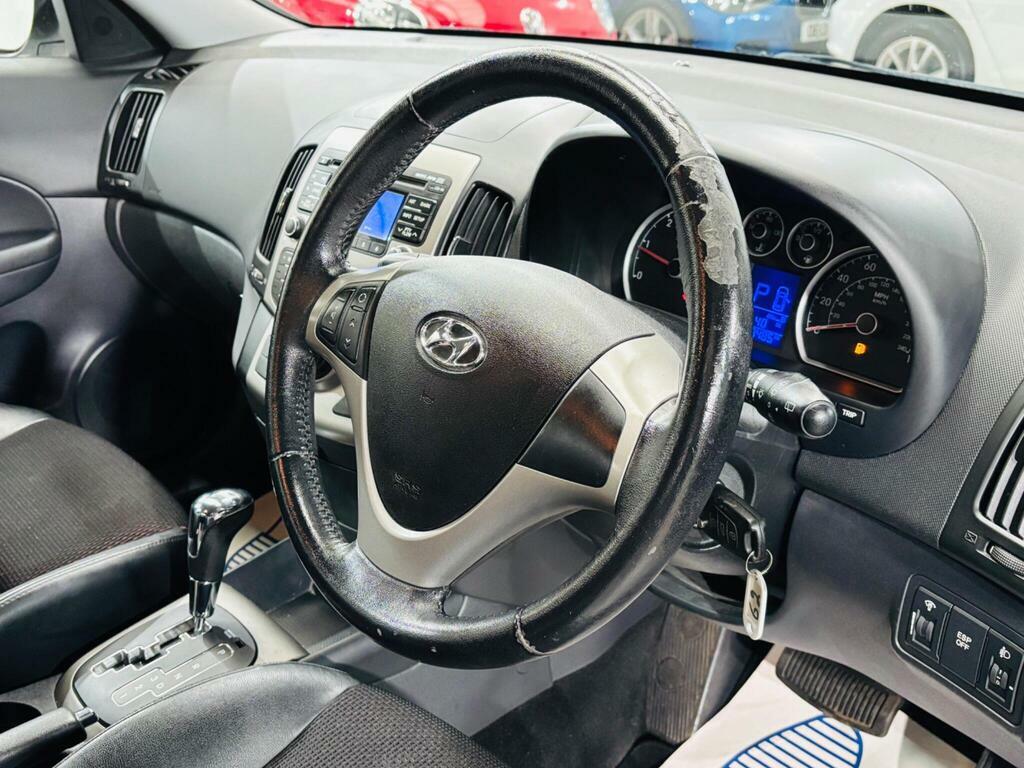 Hyundai I30 1.6 Crdi Comfort Euro 4 Black #10