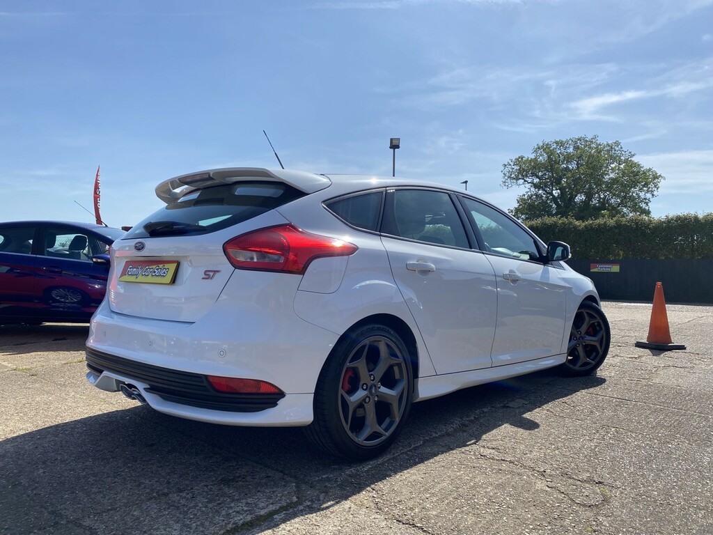 Ford Focus Hatchback 2.0 T Ecoboost St-3 201564 YW64BZA White #3