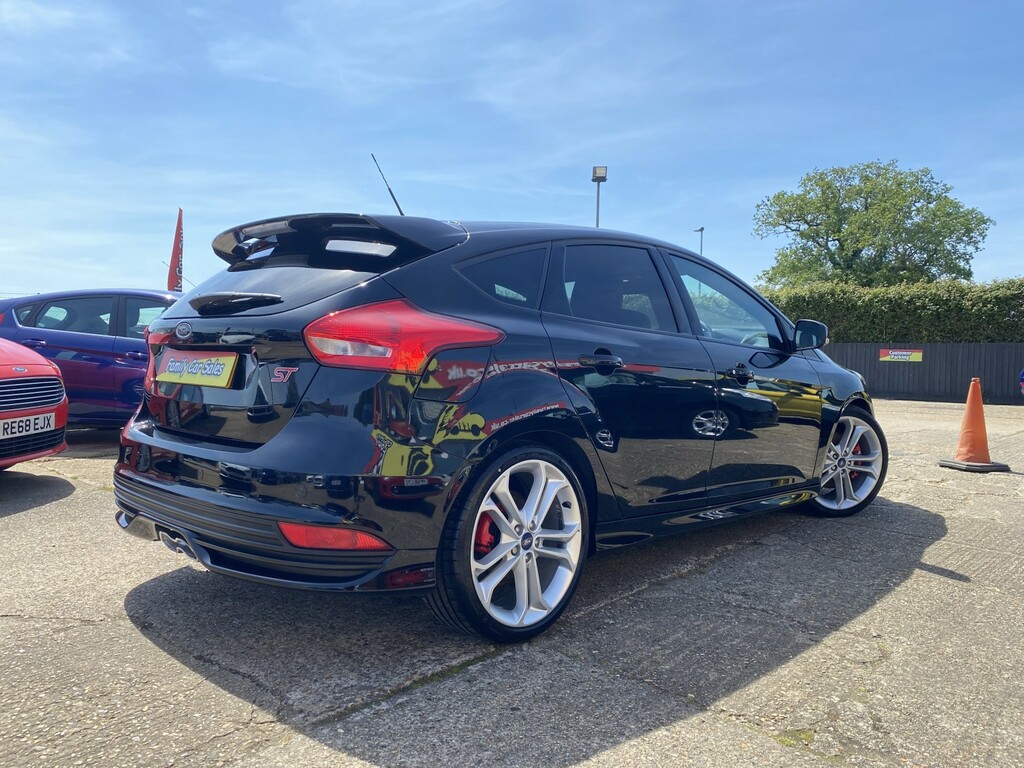 Ford Focus Hatchback 2.0 T Ecoboost St-3 201616 OV16PZE Black #3
