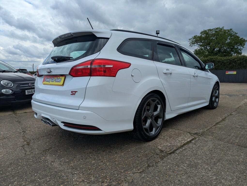 Ford Focus Estate 2.0 T Ecoboost St-3 201767 AV67EUT White #2