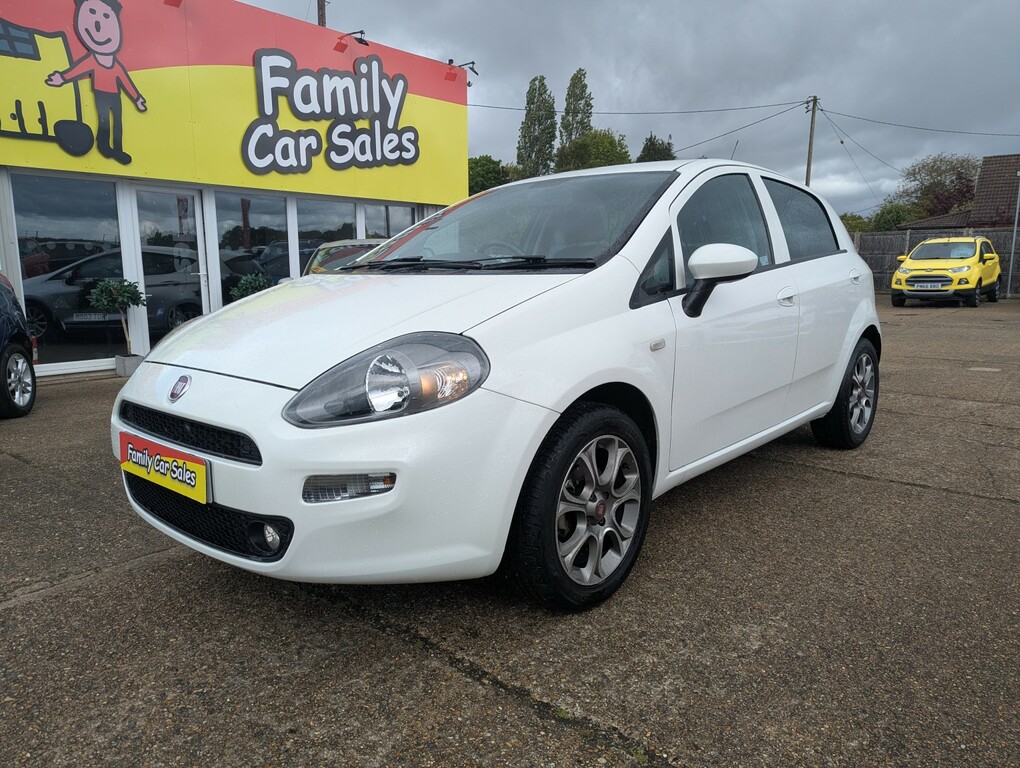 Fiat Punto Hatchback 1.2 Punto 1.2 8V 69Hp Easy 201818 White