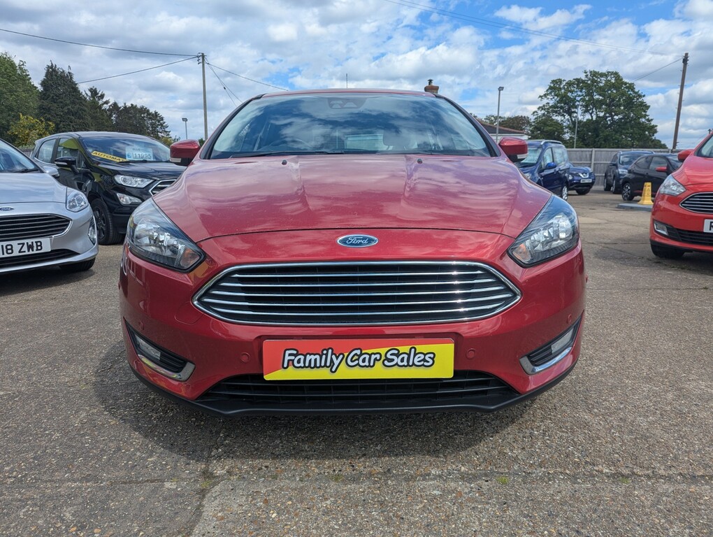 Ford Focus Hatchback 1.5 Tdci Titanium 201666 Red #5
