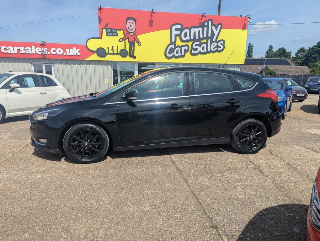 Ford Focus Hatchback 1.5 Tdci Titanium 201717 YP17JUJ Black #2