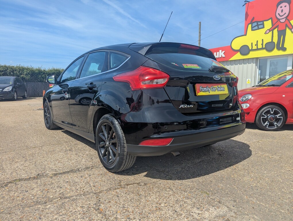 Ford Focus Hatchback 1.5 Tdci Titanium 201717 YP17JUJ Black #3