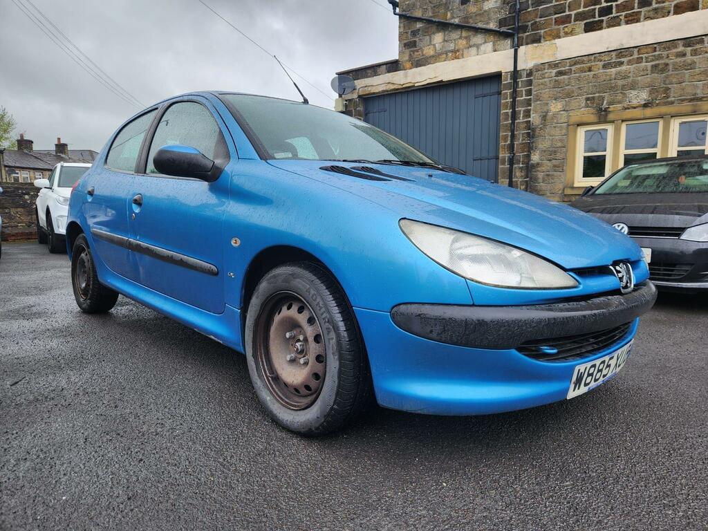 Peugeot 206 Style 5-Door Red #1
